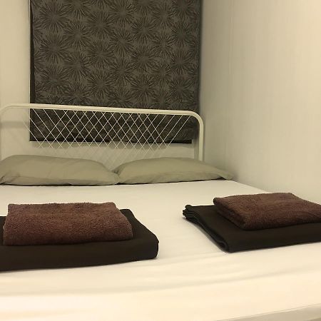Once In Bangkok With Me Guesthouse Екстериор снимка
