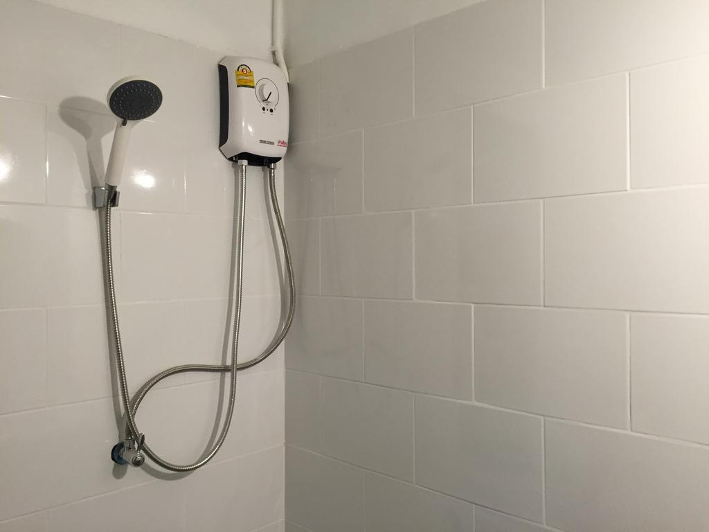 Once In Bangkok With Me Guesthouse Екстериор снимка