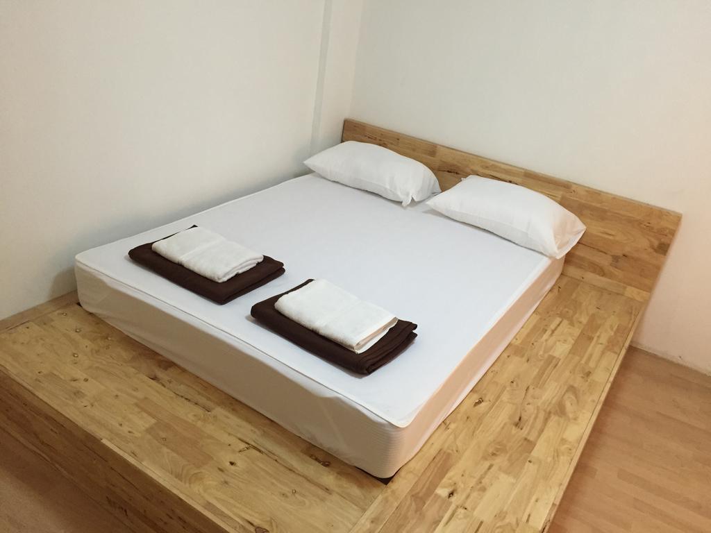 Once In Bangkok With Me Guesthouse Екстериор снимка