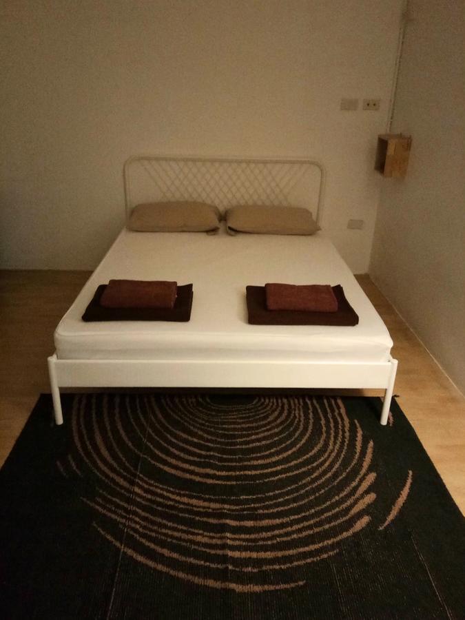 Once In Bangkok With Me Guesthouse Екстериор снимка