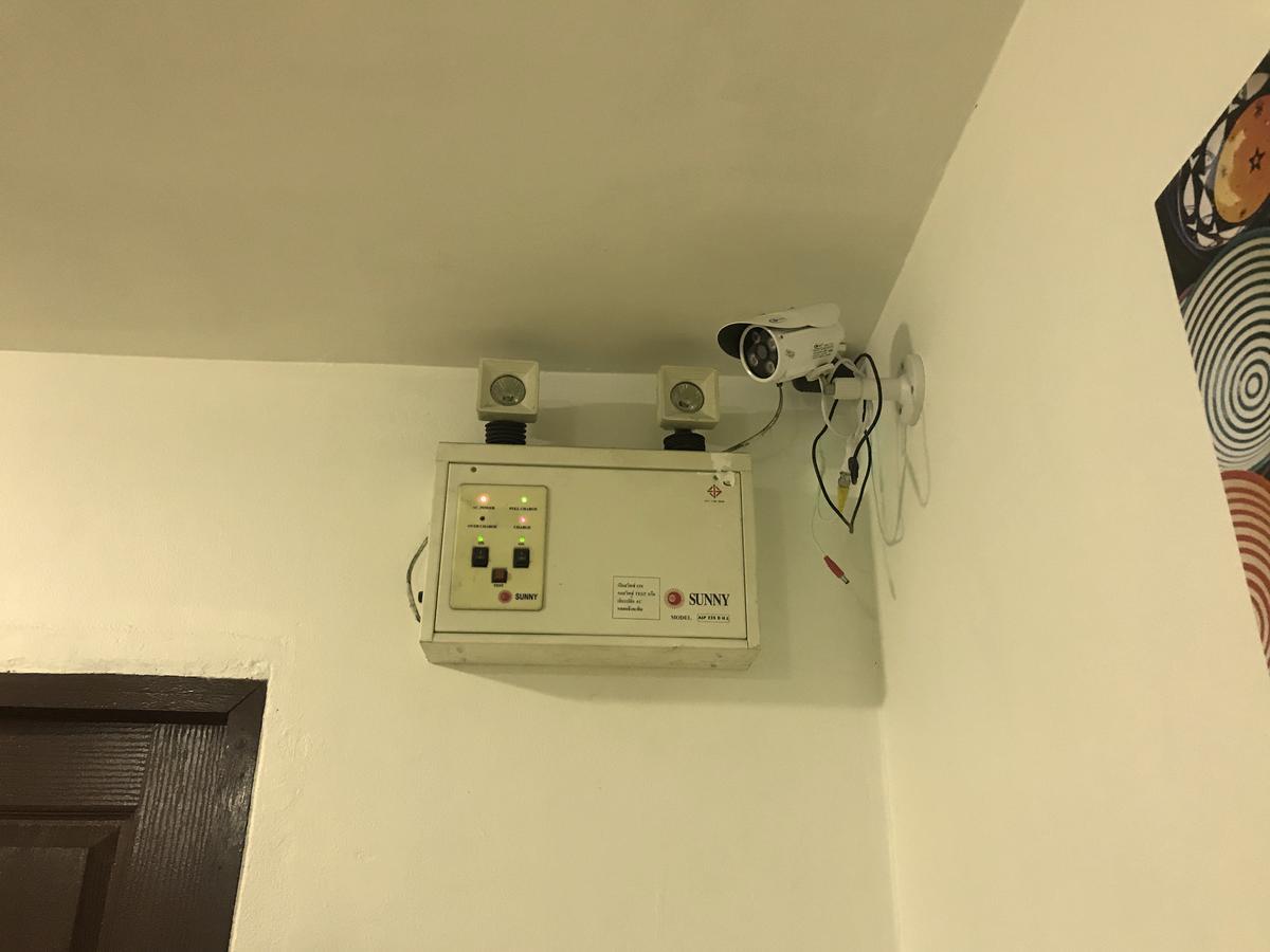 Once In Bangkok With Me Guesthouse Екстериор снимка