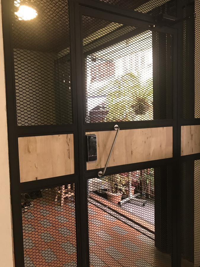 Once In Bangkok With Me Guesthouse Екстериор снимка